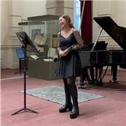 Profesora de clarinete y música graduada del superior y del máster